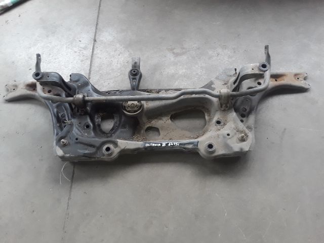 bontott SKODA OCTAVIA III Első Bölcső