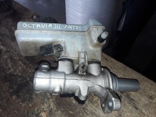 bontott SKODA OCTAVIA III Főfékhenger