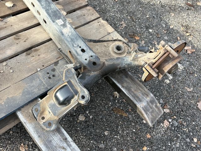 bontott SKODA OCTAVIA III Hátsó Híd (Tárcsafékes)