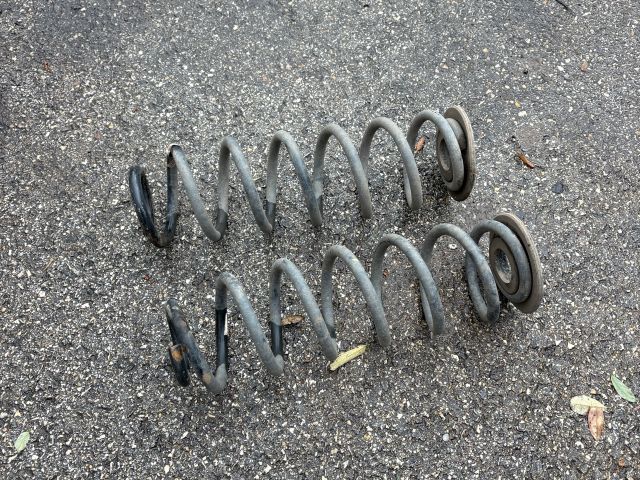 bontott SKODA OCTAVIA III Hátsó Rugó Pár