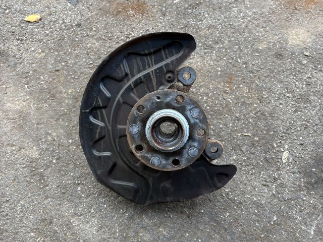 bontott SKODA OCTAVIA III Jobb első Csonkállvány Kerékaggyal