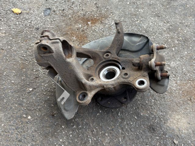 bontott SKODA OCTAVIA III Jobb első Csonkállvány Kerékaggyal