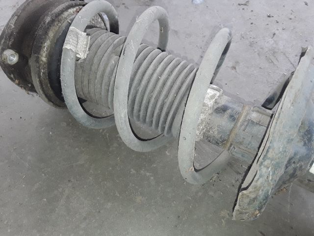 bontott SKODA OCTAVIA III Jobb első Gólyaláb (Lengécsillapító, Rugó)