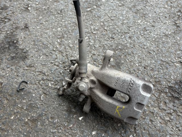 bontott SKODA OCTAVIA III Jobb hátsó Féknyereg Munkahengerrel