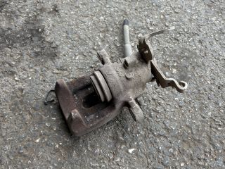 bontott SKODA OCTAVIA III Jobb hátsó Féknyereg Munkahengerrel