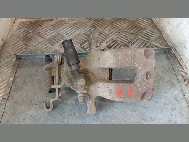 bontott SKODA OCTAVIA III Jobb hátsó Féknyereg Munkahengerrel