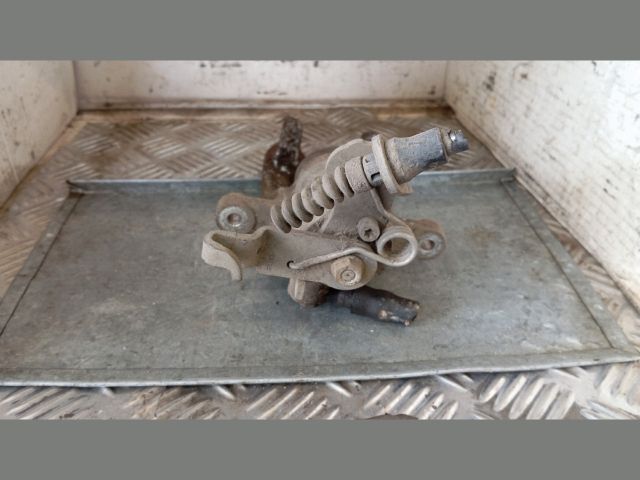 bontott SKODA OCTAVIA III Jobb hátsó Féknyereg Munkahengerrel