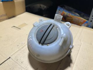 bontott SKODA OCTAVIA III Kiegyenlítő Tartály