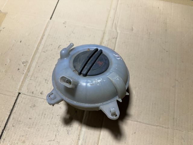 bontott SKODA OCTAVIA III Kiegyenlítő Tartály