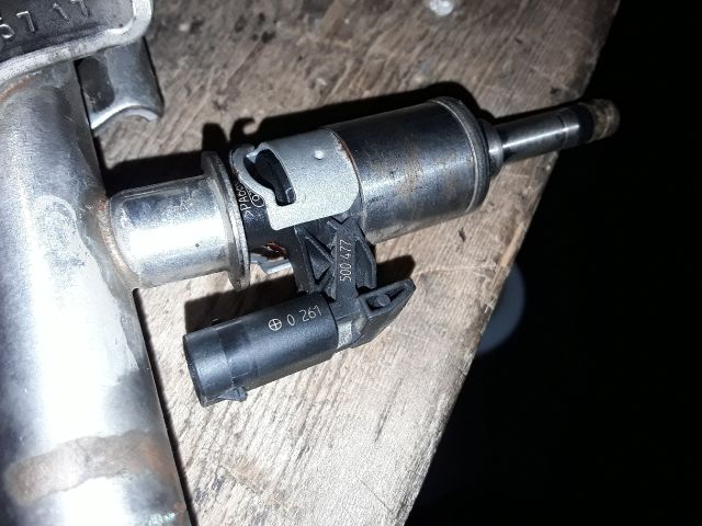 bontott SKODA OCTAVIA III Porlasztó Sor / Híd