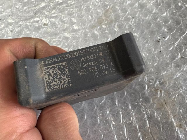 bontott SKODA OCTAVIA III Üzemanyag Szivattyú Relé