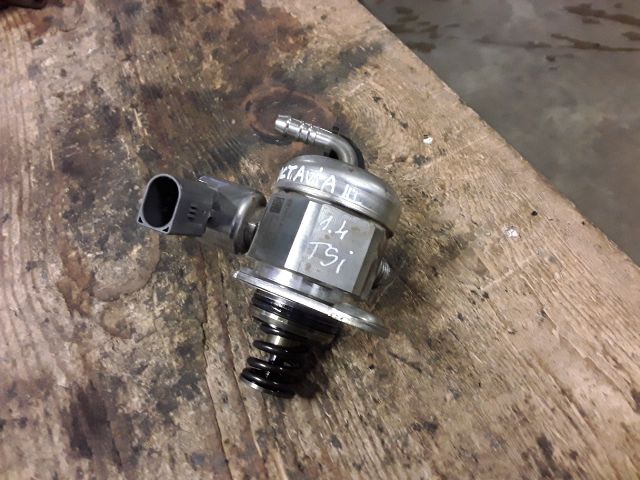 bontott SKODA OCTAVIA III Üzemanyag Szivattyú