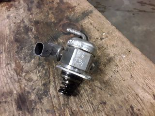 bontott SKODA OCTAVIA III Üzemanyag Szivattyú