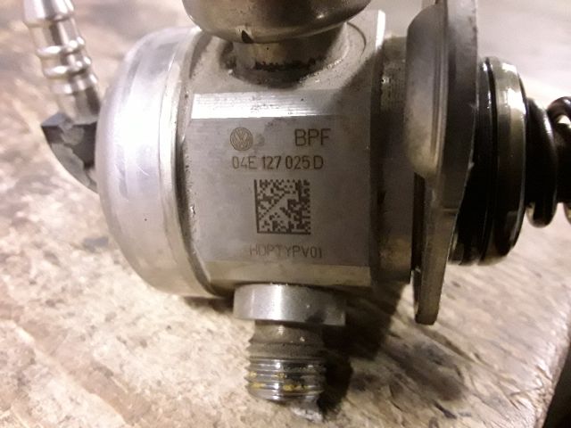 bontott SKODA OCTAVIA III Üzemanyag Szivattyú