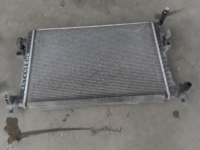 bontott SKODA OCTAVIA III Vízhűtő Radiátor (Klímás)