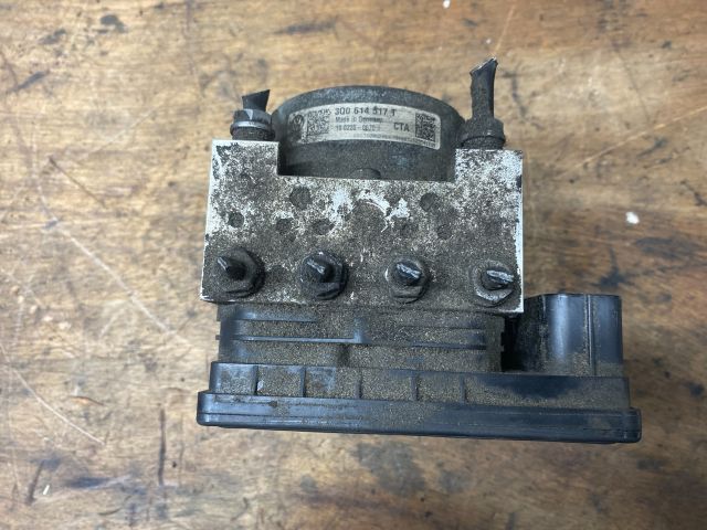 bontott SKODA OCTAVIA III ABS Kocka