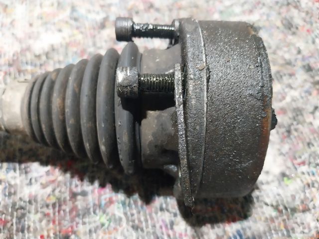 bontott SKODA OCTAVIA III Bal Féltengely