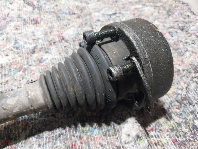 bontott SKODA OCTAVIA III Bal Féltengely