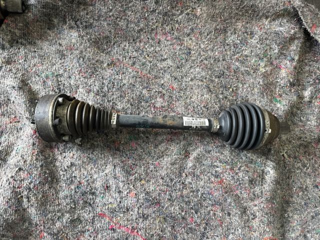 bontott SKODA OCTAVIA III Bal Féltengely