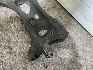 bontott SKODA OCTAVIA III Első Bölcső