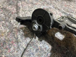 bontott SKODA OCTAVIA III Generátor Tartó Bak