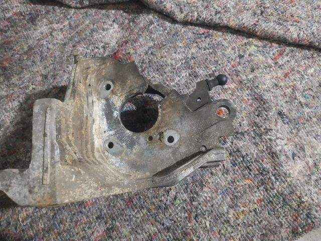 bontott SKODA OCTAVIA III Generátor Tartó Bak