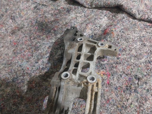 bontott SKODA OCTAVIA III Generátor Tartó Bak