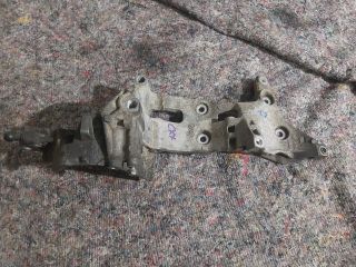 bontott SKODA OCTAVIA III Generátor Tartó Bak