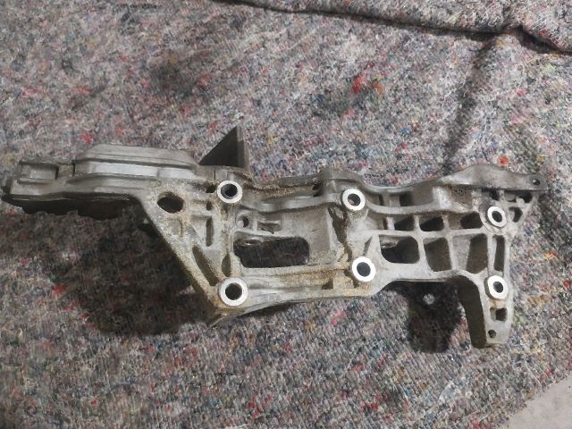 bontott SKODA OCTAVIA III Generátor Tartó Bak