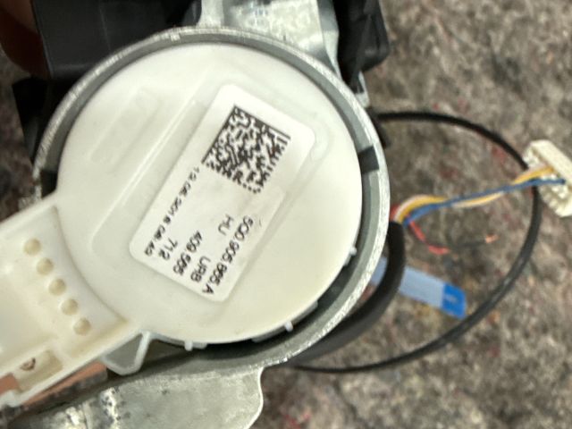 bontott SKODA OCTAVIA III Gyújtáskapcsoló Házzal