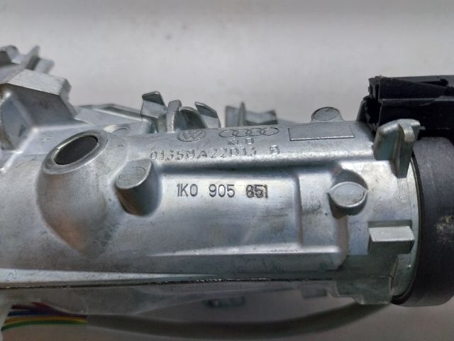 bontott SKODA OCTAVIA III Gyújtáskapcsoló Házzal