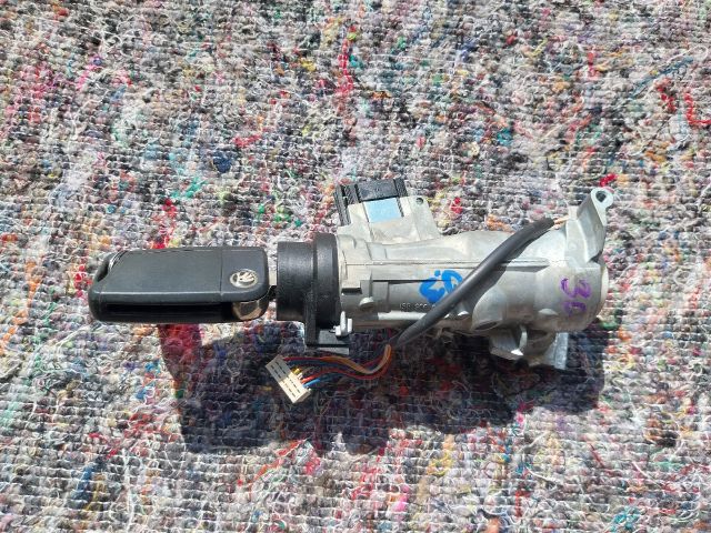 bontott SKODA OCTAVIA III Gyújtáskapcsoló Házzal