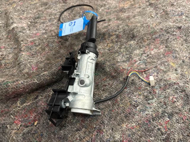 bontott SKODA OCTAVIA III Gyújtáskapcsoló Házzal