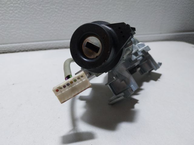 bontott SKODA OCTAVIA III Gyújtáskapcsoló Házzal