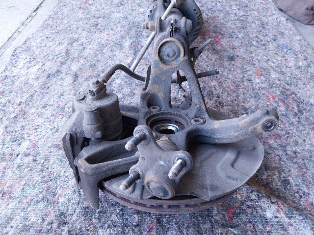 bontott SKODA OCTAVIA III Jobb első Csonkállvány Kerékaggyal