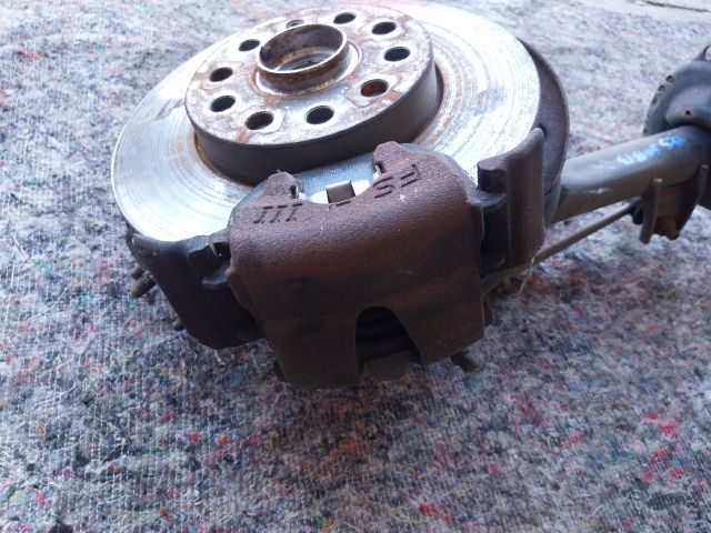 bontott SKODA OCTAVIA III Jobb első Csonkállvány Kerékaggyal