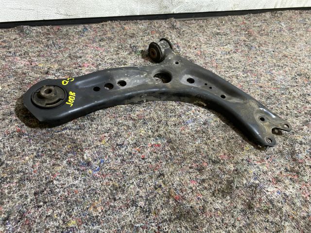 bontott SKODA OCTAVIA III Jobb első Lengőkar