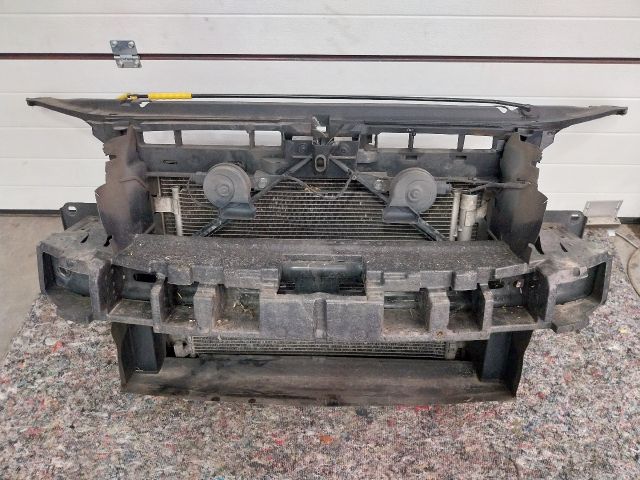 bontott SKODA OCTAVIA III Komplett Homlokfal (Részeivel)