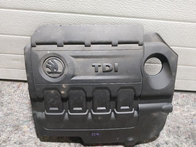 bontott SKODA OCTAVIA III Középső Motorburkolat