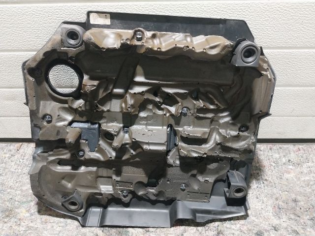 bontott SKODA OCTAVIA III Középső Motorburkolat