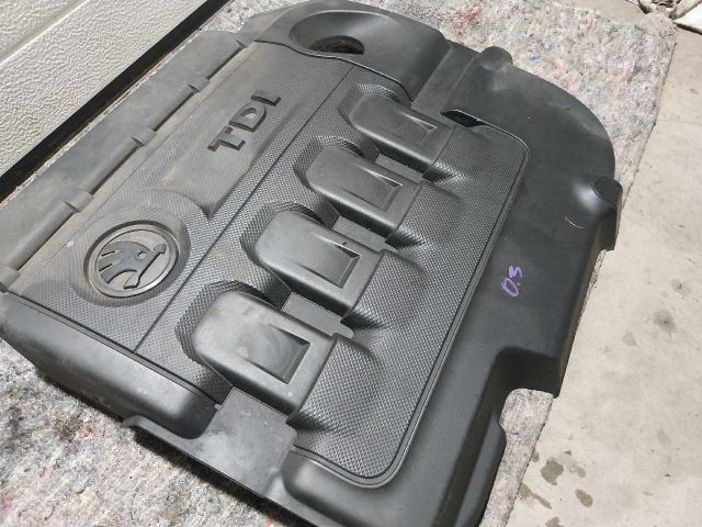 bontott SKODA OCTAVIA III Középső Motorburkolat