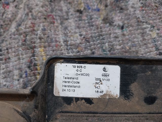 bontott SKODA OCTAVIA III Középső Motorburkolat