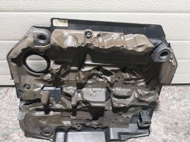 bontott SKODA OCTAVIA III Középső Motorburkolat