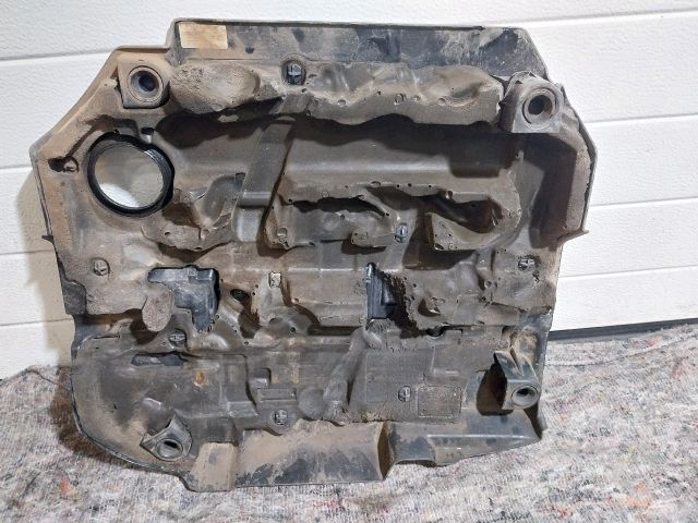 bontott SKODA OCTAVIA III Középső Motorburkolat