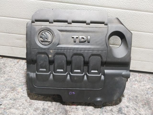 bontott SKODA OCTAVIA III Középső Motorburkolat