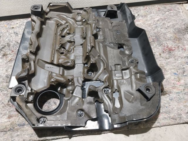 bontott SKODA OCTAVIA III Középső Motorburkolat