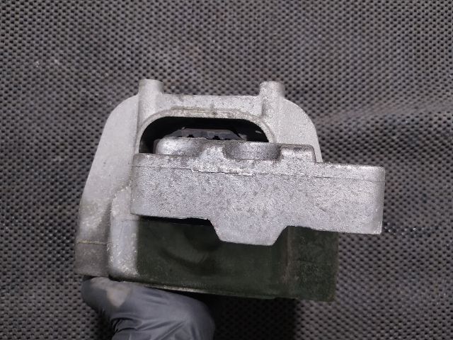 bontott SKODA OCTAVIA III Motor Tartó Bak (Fém)