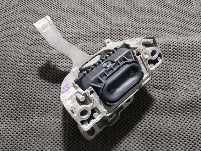 bontott SKODA OCTAVIA III Motor Tartó Bak (Fém)