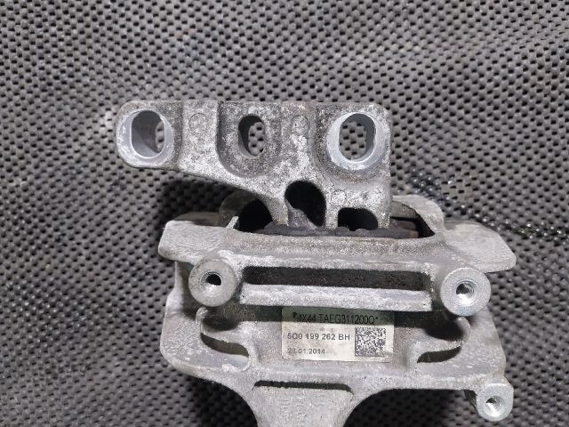 bontott SKODA OCTAVIA III Motor Tartó Bak (Fém)