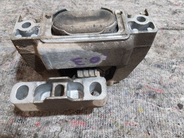 bontott SKODA OCTAVIA III Motor Tartó Bak (Fém)